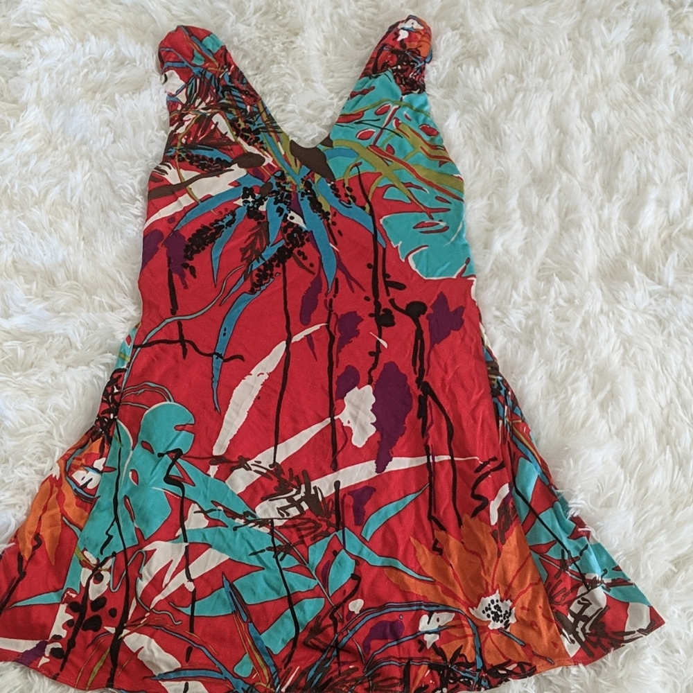 Silk plunge neck top. - Picture 5 of 8